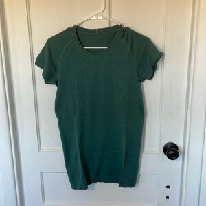 Womens Lululemon Swiftly Tech Short Sleeve 2.0 Size 8